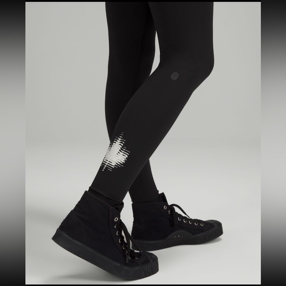 Lululemon Olympic Team Canada Wunder Train High Rise 28 - Picture 1 of 5